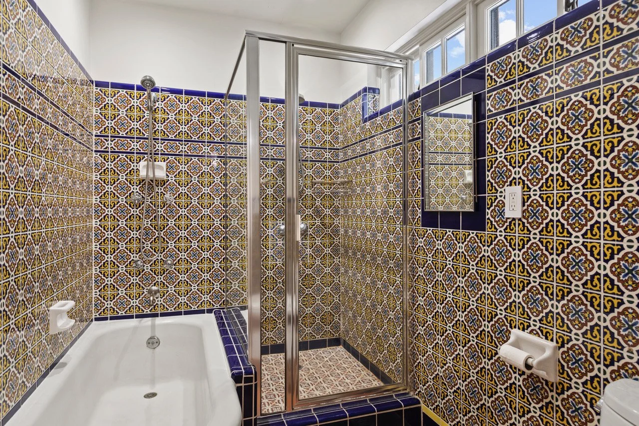 Main House Master Shower & Tub.jpeg