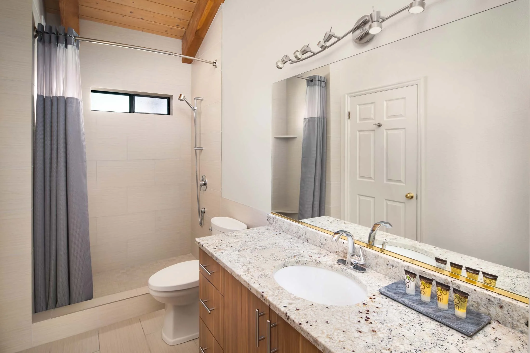 Namastay-retreat-house-shared-bathroom.jpg