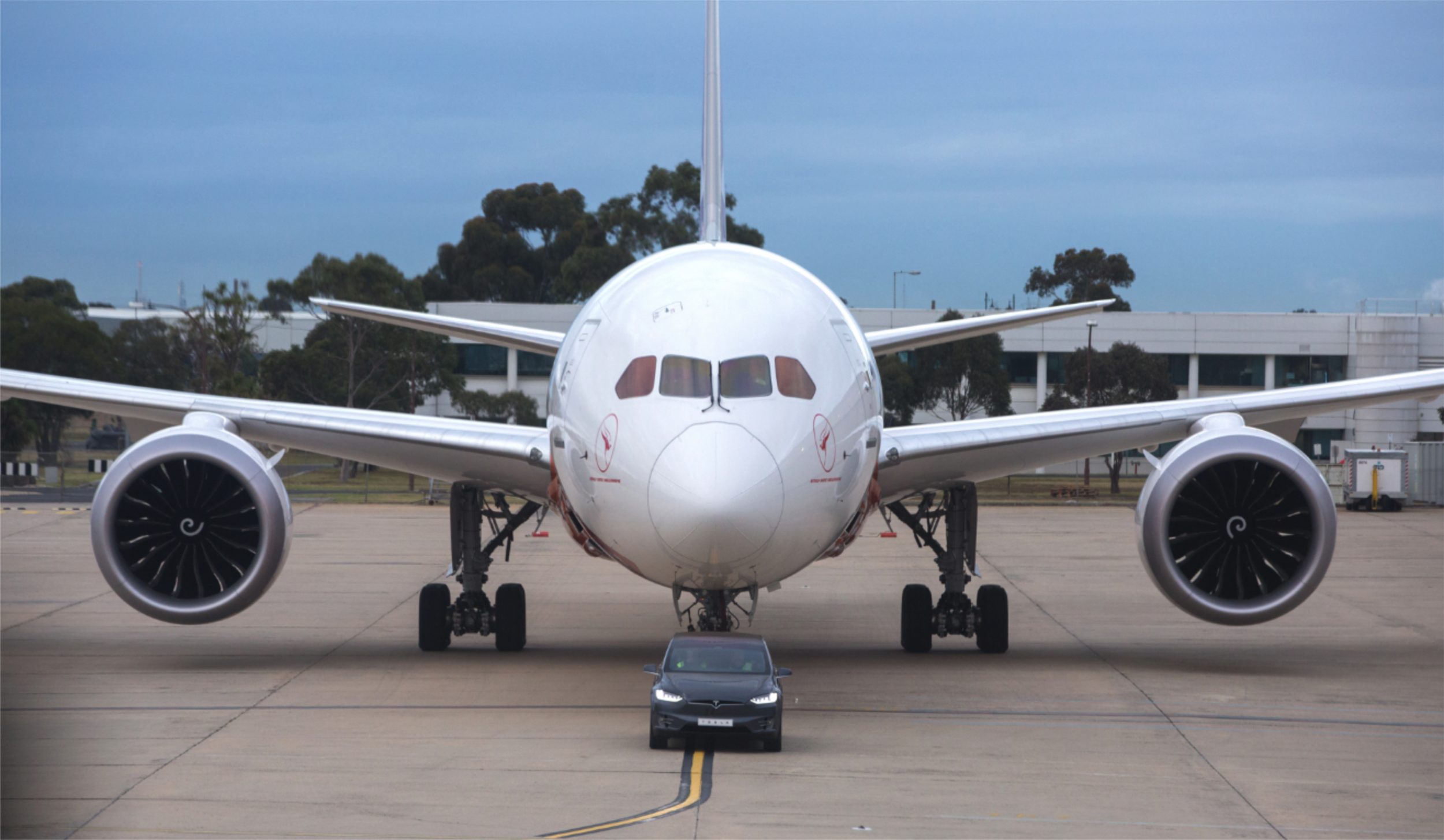 Qantas x Tesla 