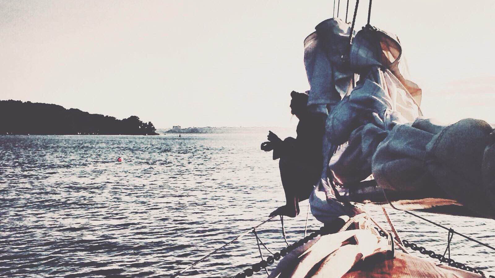Back to port, Frances