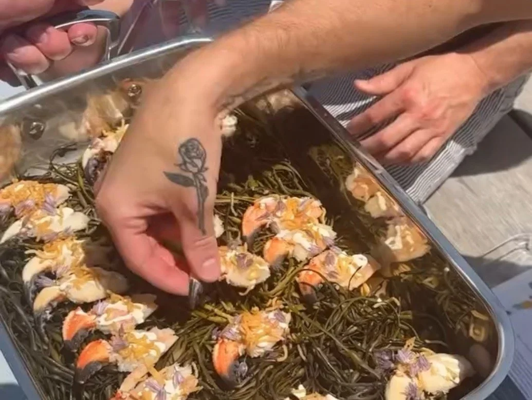 WINE SAIL - RAW BAR