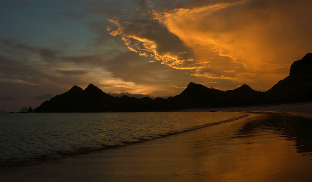 Pink Beach 02.jpg