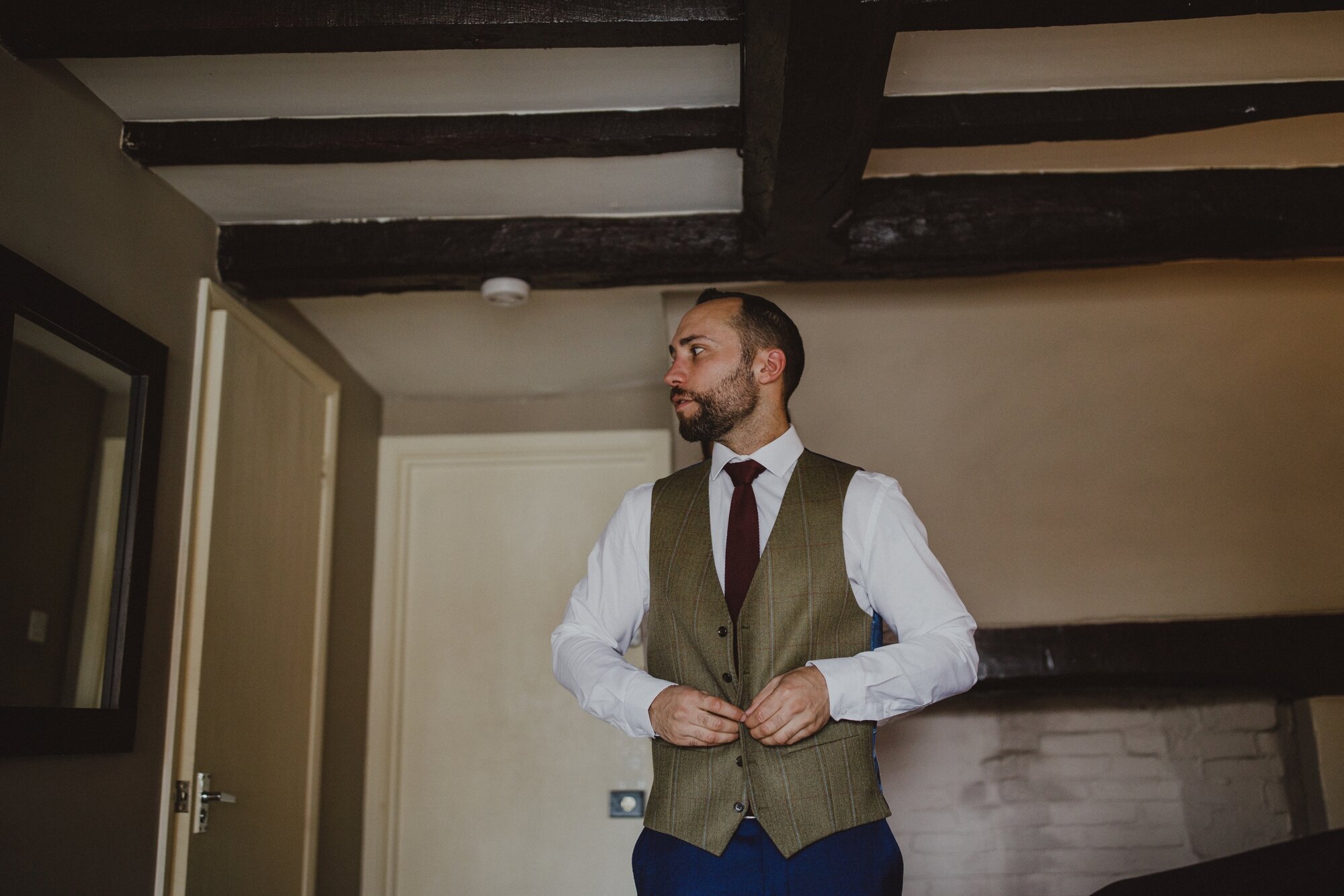 wiltshire-barn-wedding_0005.jpg