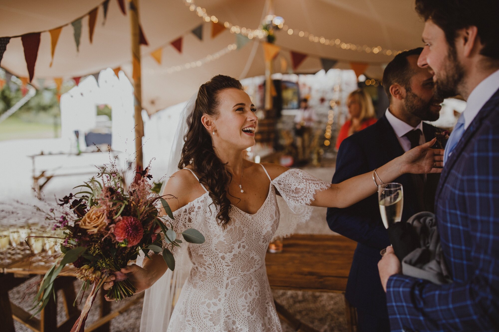 wiltshire-barn-wedding_0094.jpg