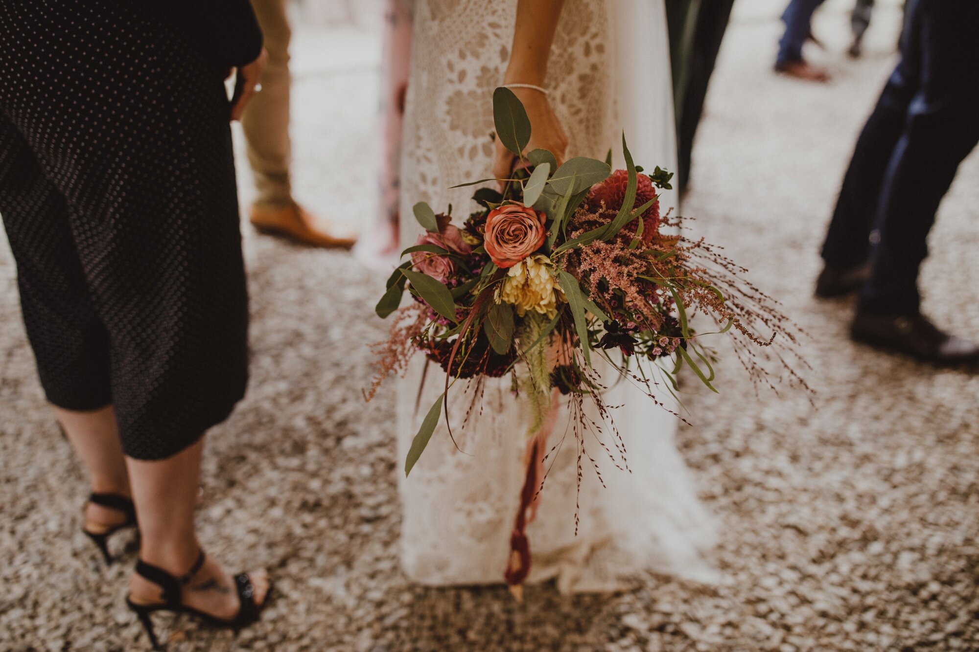 wiltshire-barn-wedding_0099.jpg