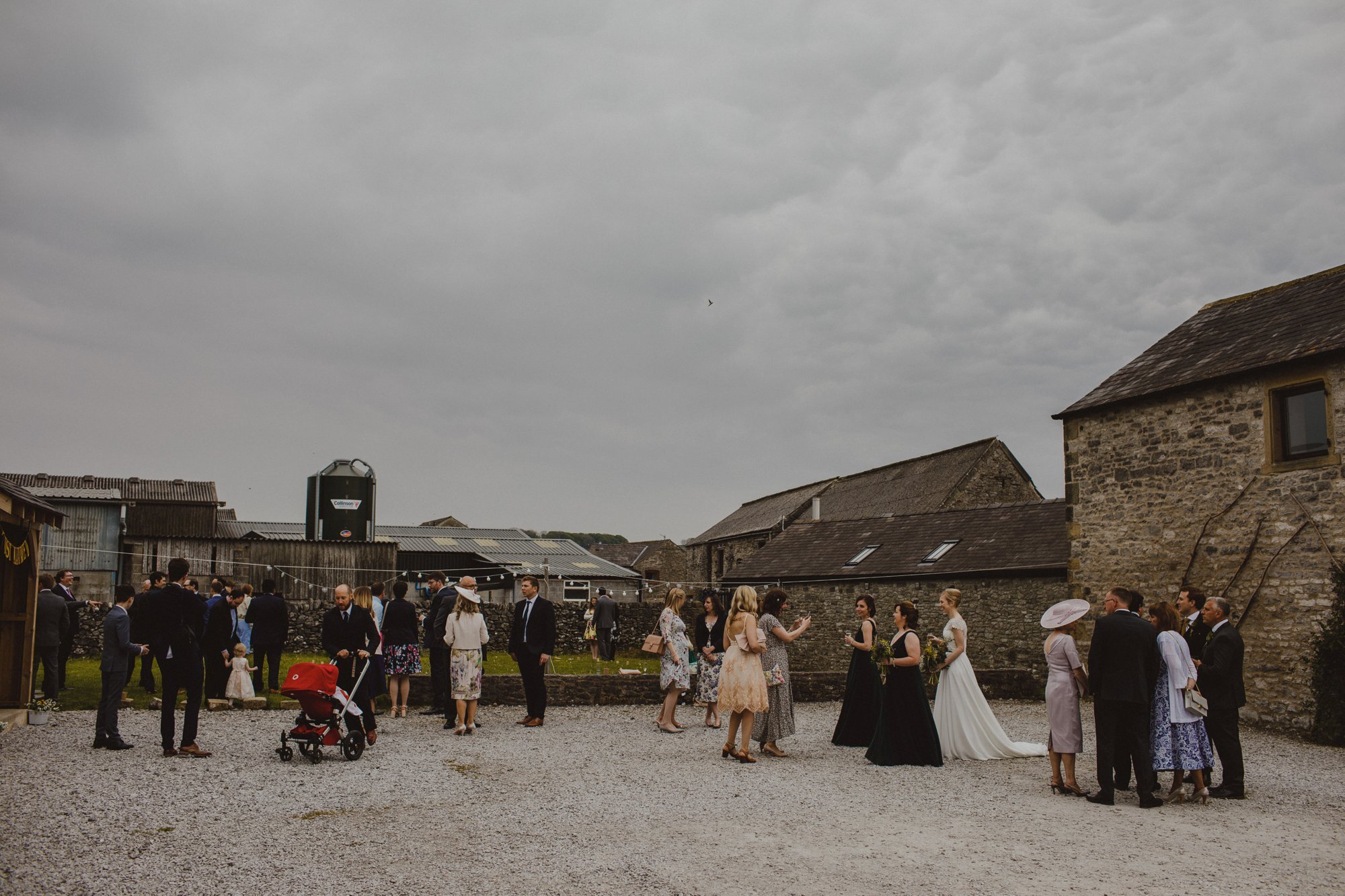 peak-district-barn-wedding-derbyshire_0105.jpg