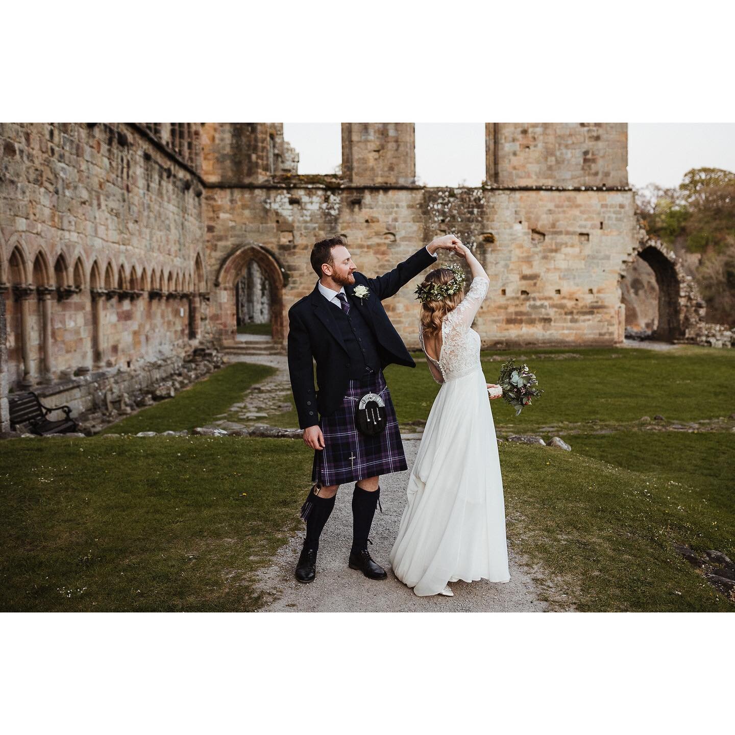 Martha &amp; Daniel&rsquo;s village hall wedding in Skipton at the @the_priests_house &amp; Bolton Abbey Village Hall is featured on my blog this week // link in profile bio @photography_34 to see more
.
.
Dress - @heidi_hudson⁠
Boutique - @wed2b⁠
Fl