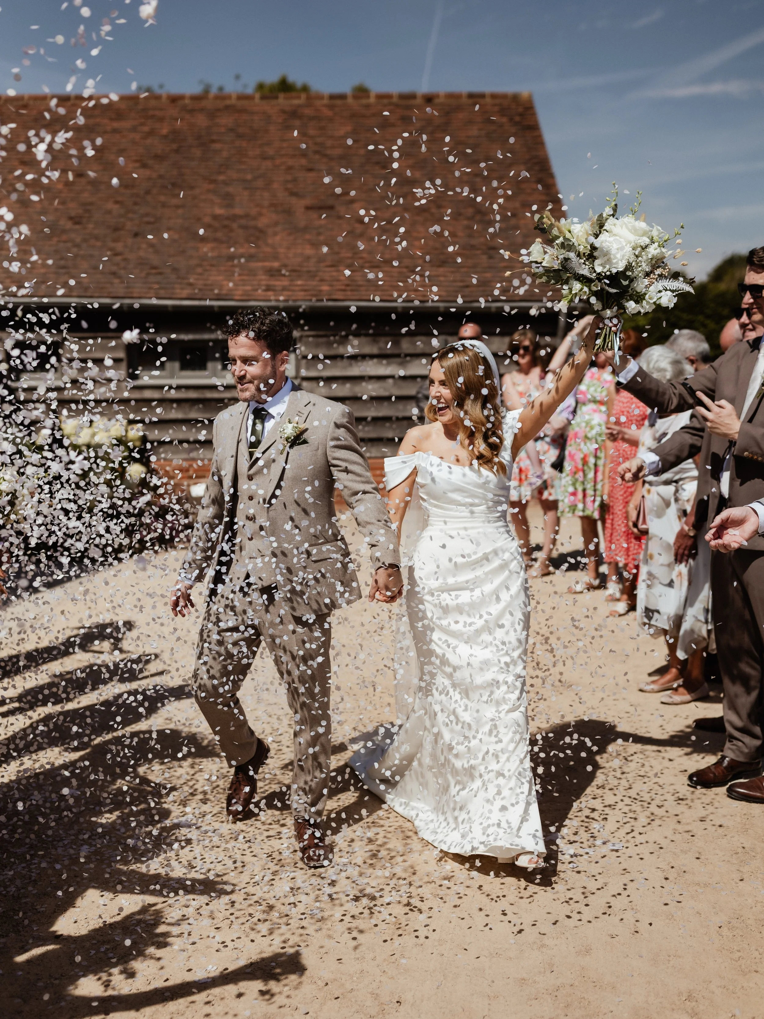 Such a fun day with Chloe &amp; Chris on Friday @rackleysbarn two of the nicest people you&rsquo;re likely to meet - full previews coming soon!!

//

#rackleysbarn #rackleysbarnwedding #barnweddingsuk #barnweddingvenue #confettiphotography