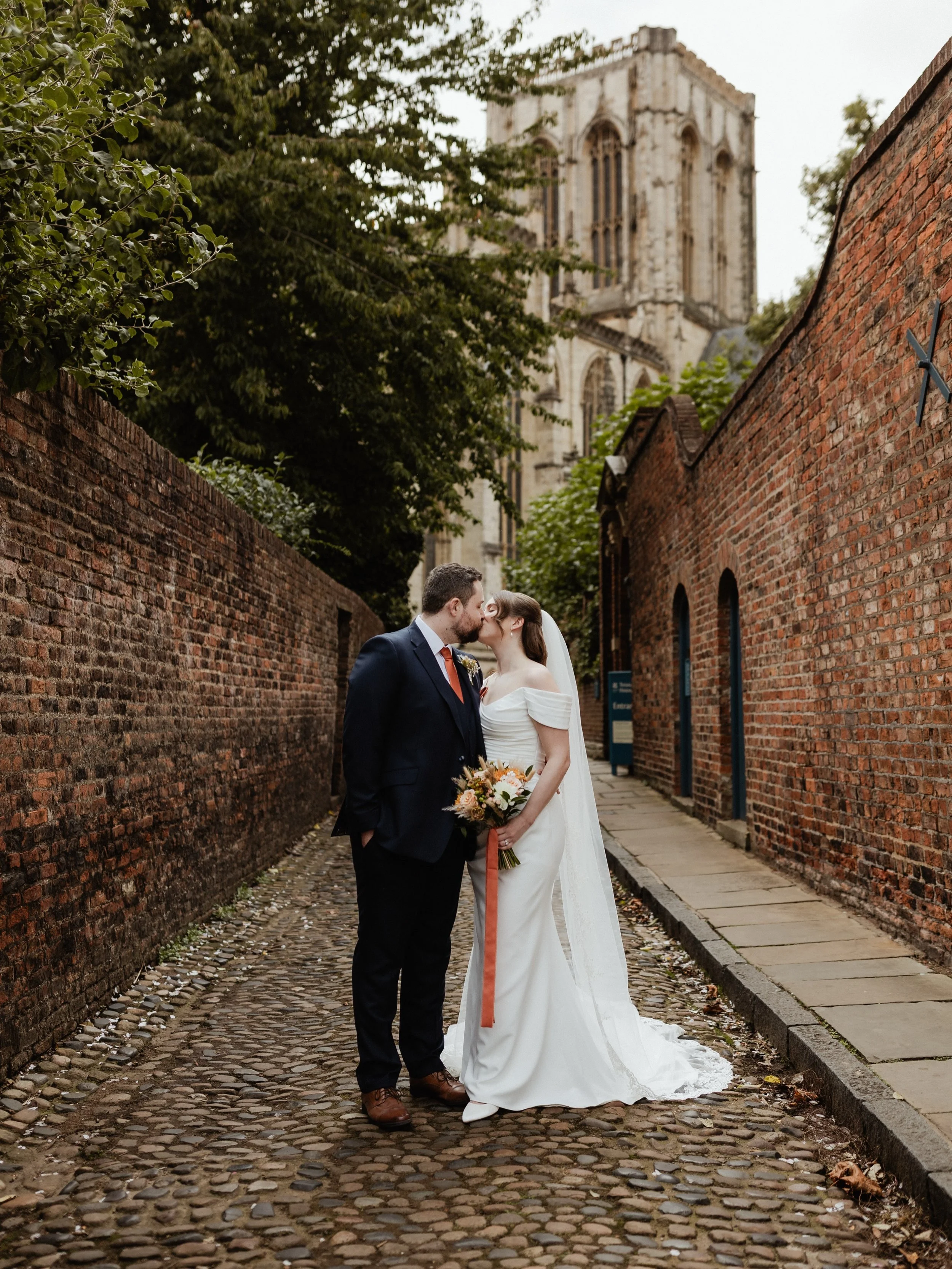 A little bit of last weekend in York with Beth &amp; Sam @merchanttaylorsyork 

//

#merchanttaylors #yorkwedding #yorkweddingsuppliers #yorkweddingphotographer #yorkweddingvenues