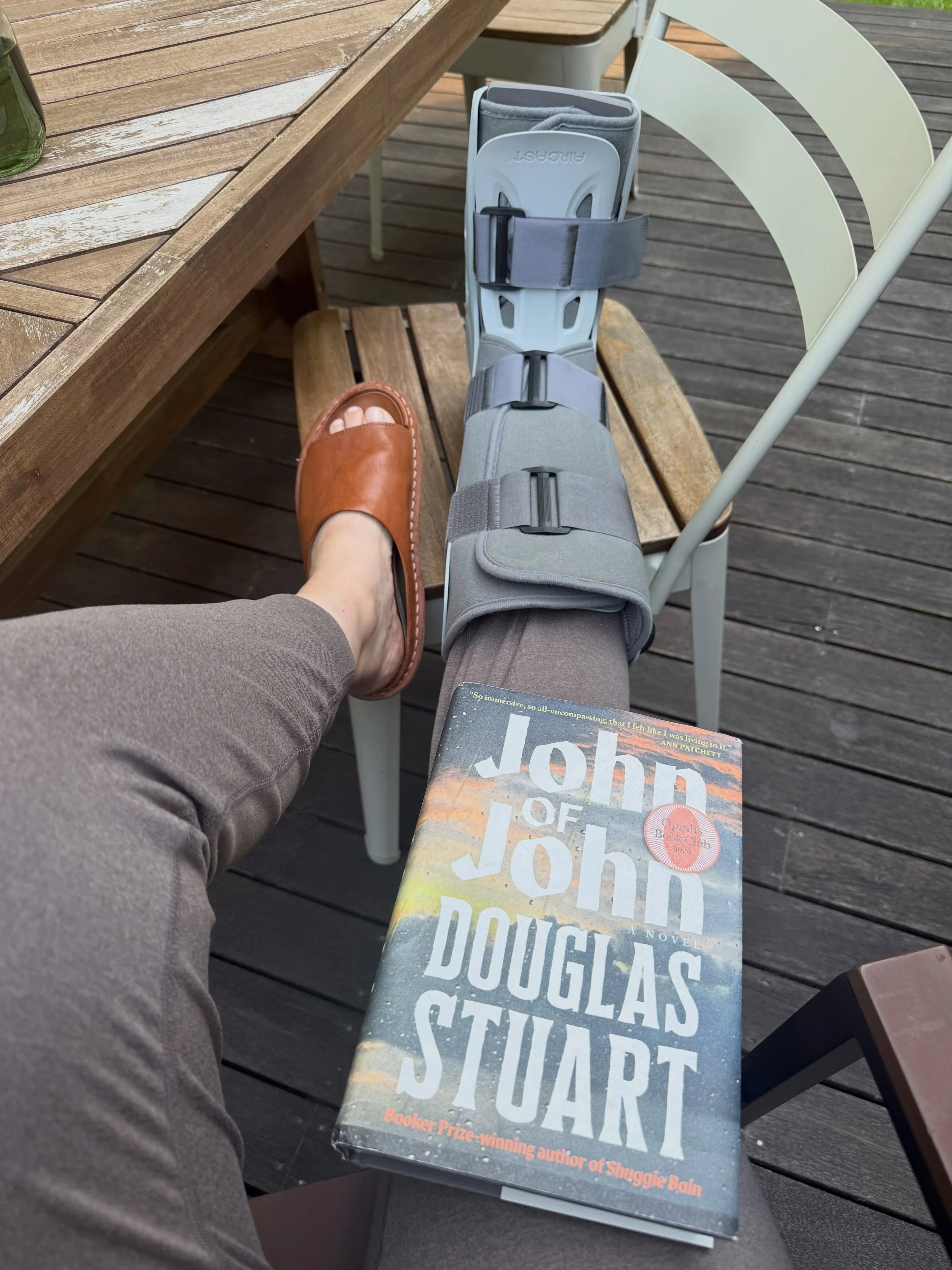 Forced to slow down because I sprained my ankle pretty badly on a hike in California. But the hike and vista were good 🌵 
Making the best of it&hellip;
-reading John of John, reminiscing about Scotland
-painting flowers with my favorite watercolors 