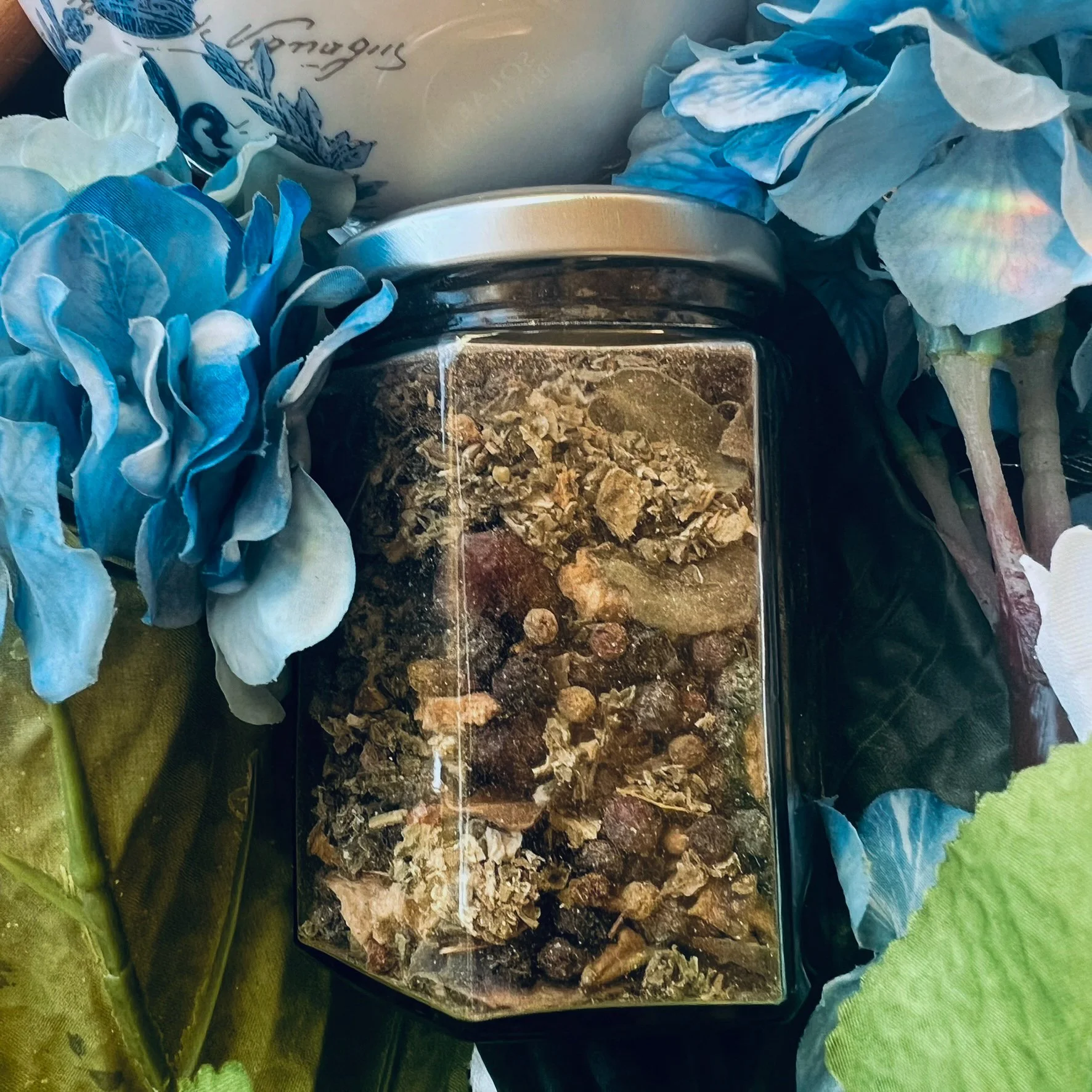 Wild Blue Huckleberry Pear Tea Blend- 9 oz Glass Jar