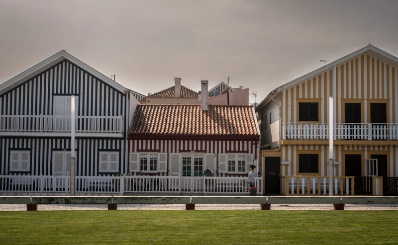 A pinstriped town near Praia da Barra