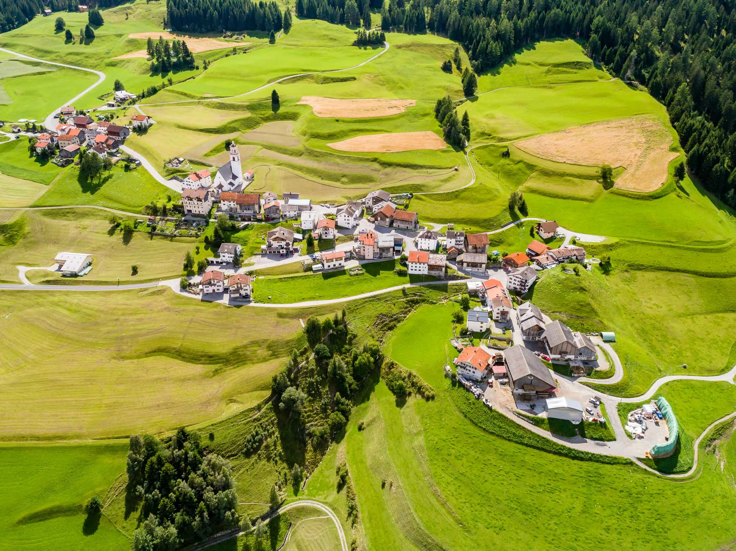 Frederik-vandenBerg_Photographer-Switzerland-Parsonz-0102.jpg