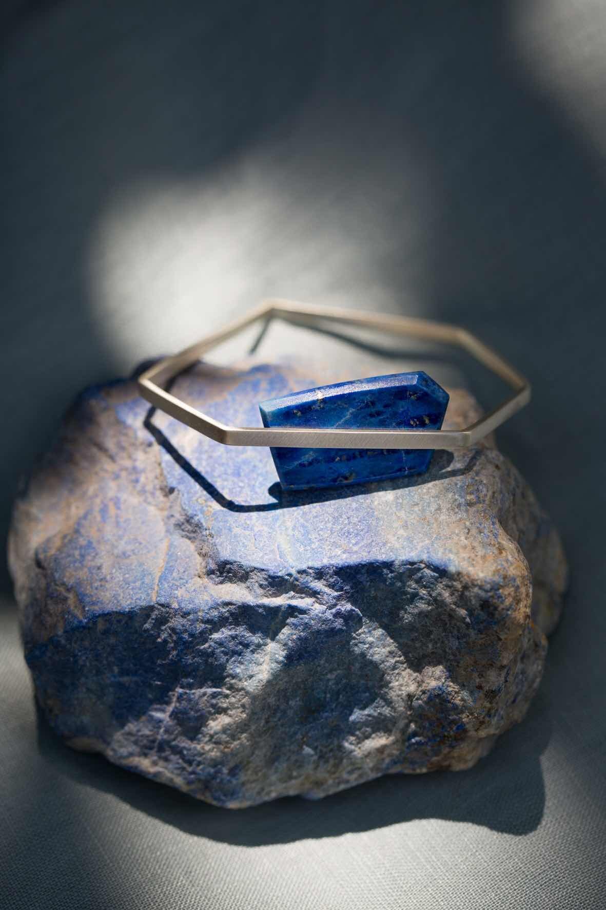 geometrical bracelet with lapis lazuli - 01.jpg