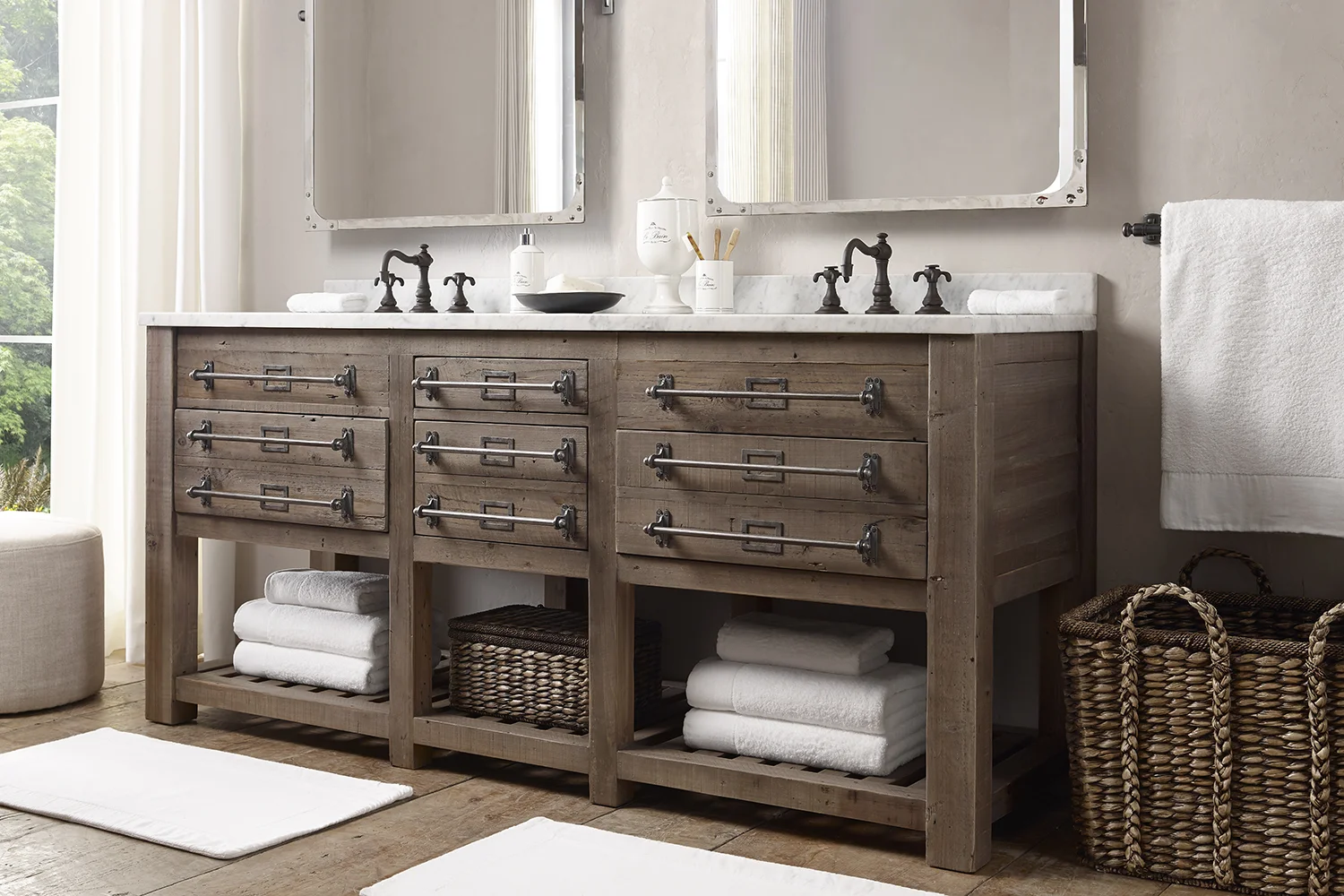 B102_Bin_Pull_Bathroom_CO14SPR_1000.jpg