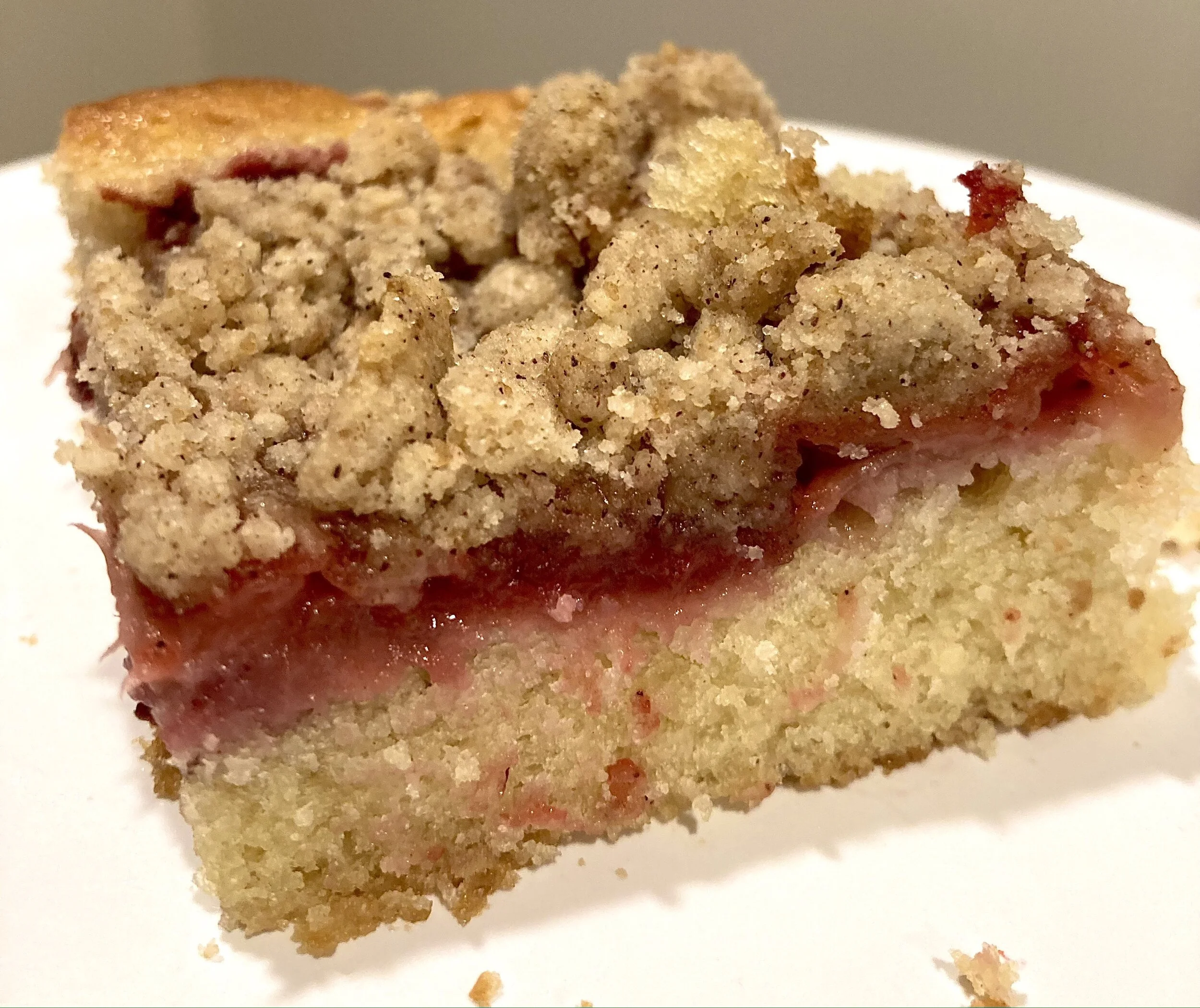 Strawberry crumble coffee cake