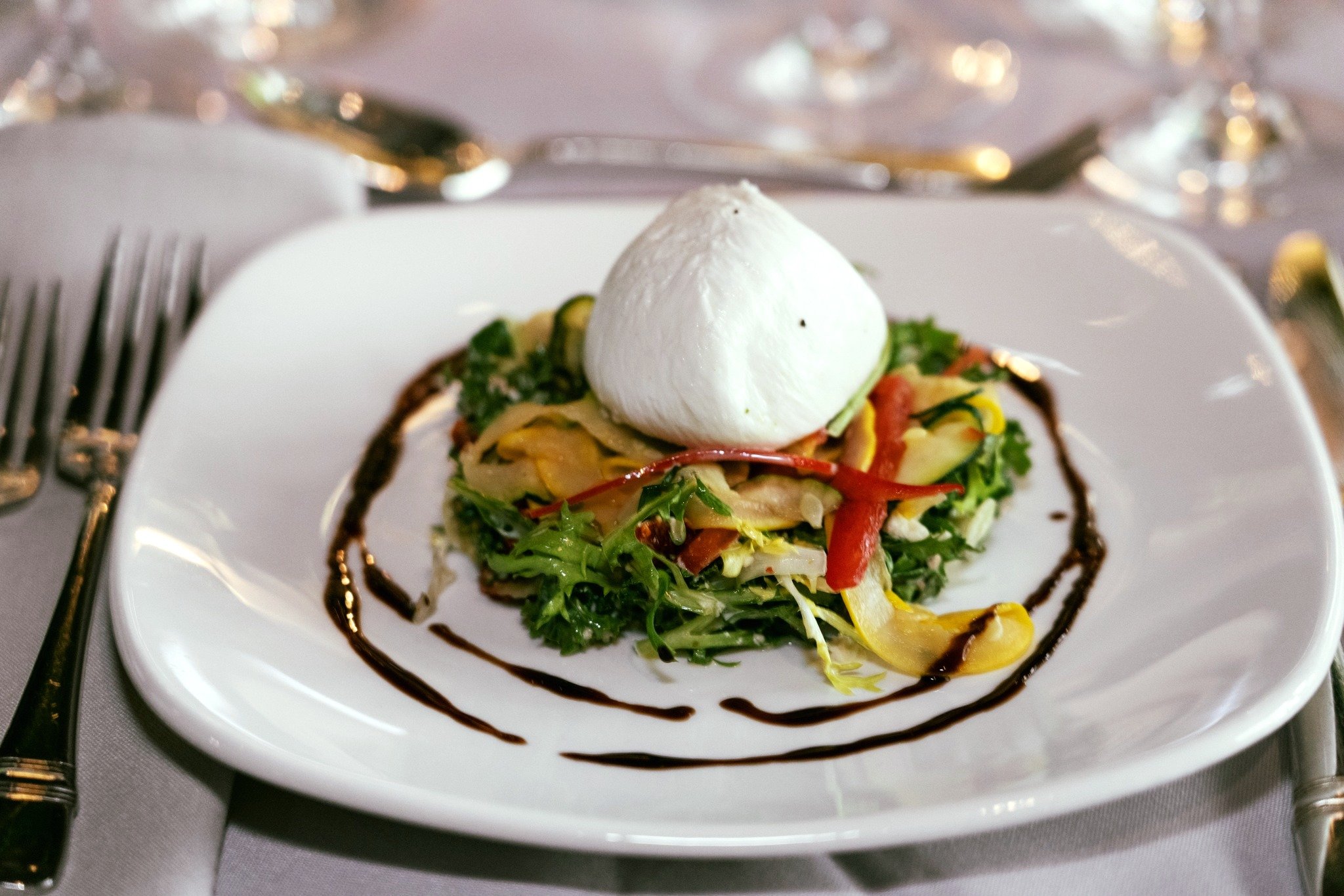 Burrata: mozzarella's cheeky cousin! 🧀😎

#eventplanner #eventprofs #nycevents #nyceventplanner #event #burrata #foodie #eeeeeats #appetizers #food #tomato #burrata