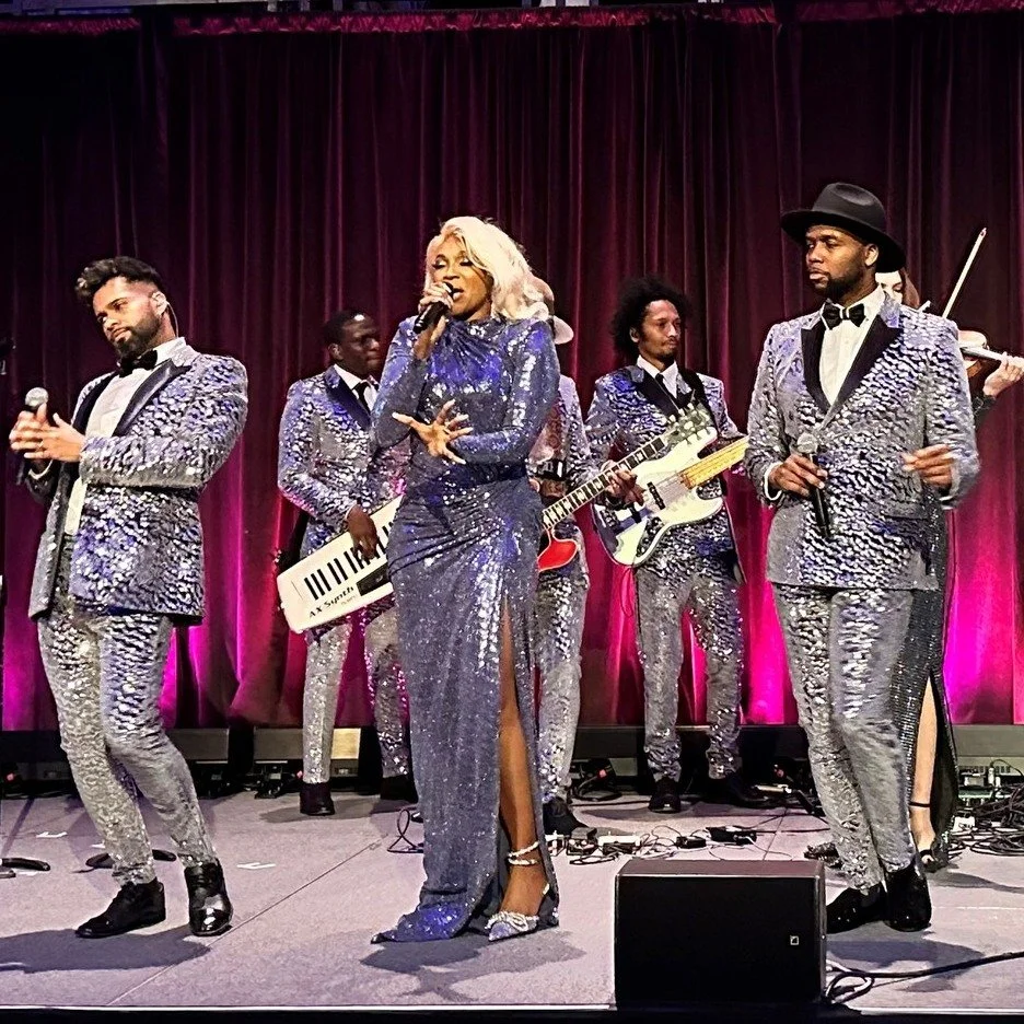 Sequins on point, music on fire. 🎶✨

#eventplanner #eventprofs #nycevents #nyceventplanner #events #entertainment #singer #benefit #performance #party #livemusic