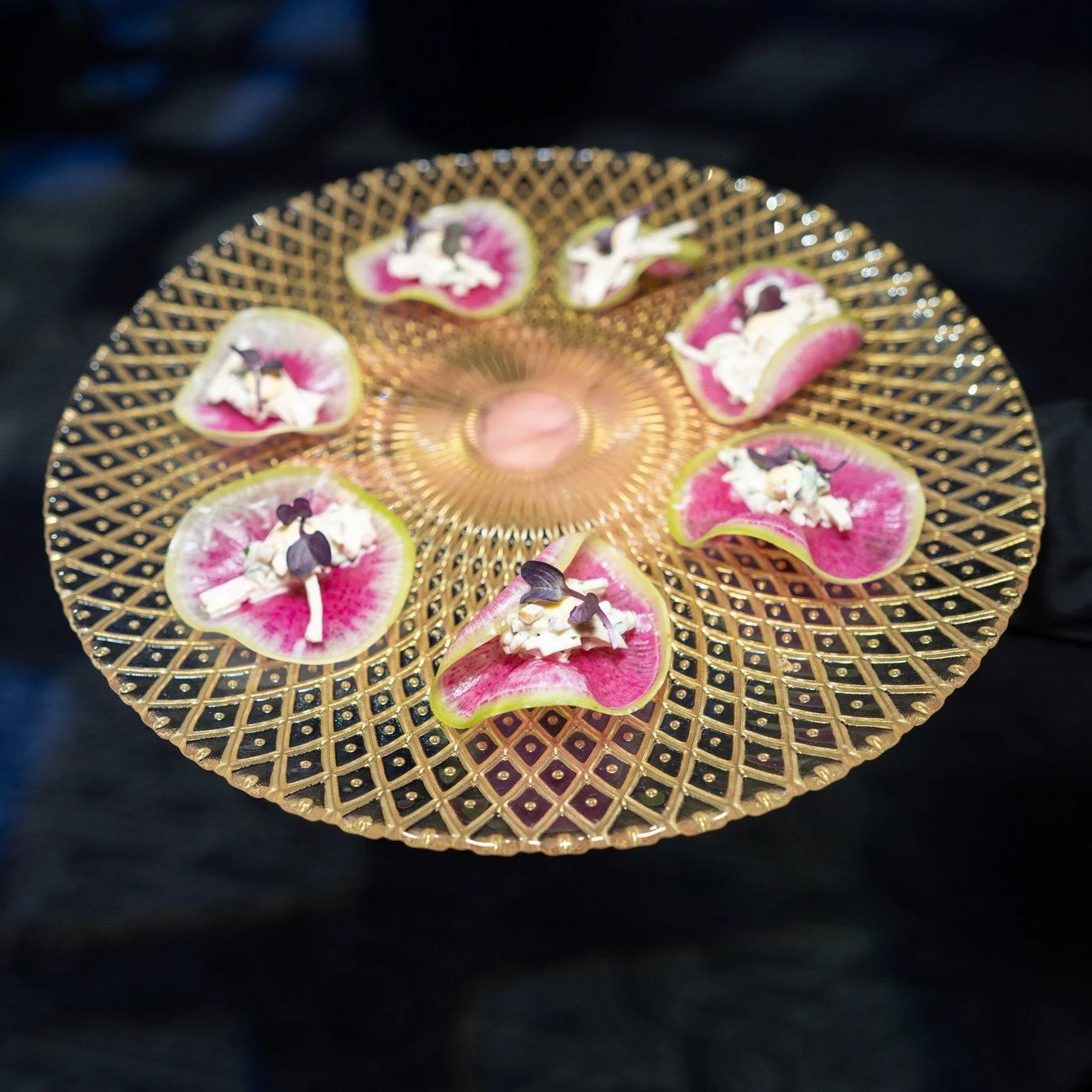 Serving beauty, bite by bite.

#eventplanner #eventprofs #eventprofessionals #nonprofitevents #nonprofiteventplanners #nycevents #nyceventplanners #foodie #instafood #foodstagram #taco #watermelonradish #veganfood