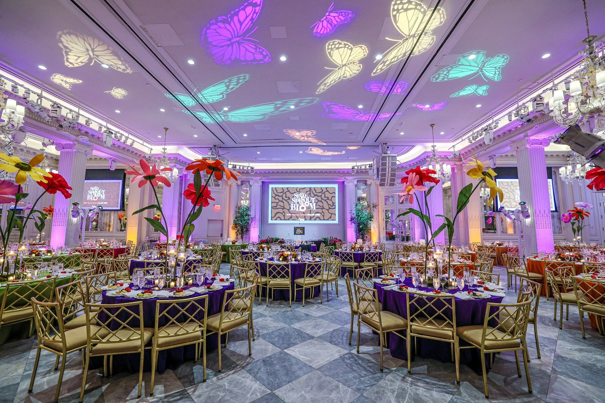 Butterflies and oversized blooms set the scene for a gala celebrating the magic of nursery school and the earliest years of learning. 🦋🌸

#gala #nurseryschool #fundraisinggala #nonprofitevent #eventdesign #floraldecor #butterflies #lightingdesign #