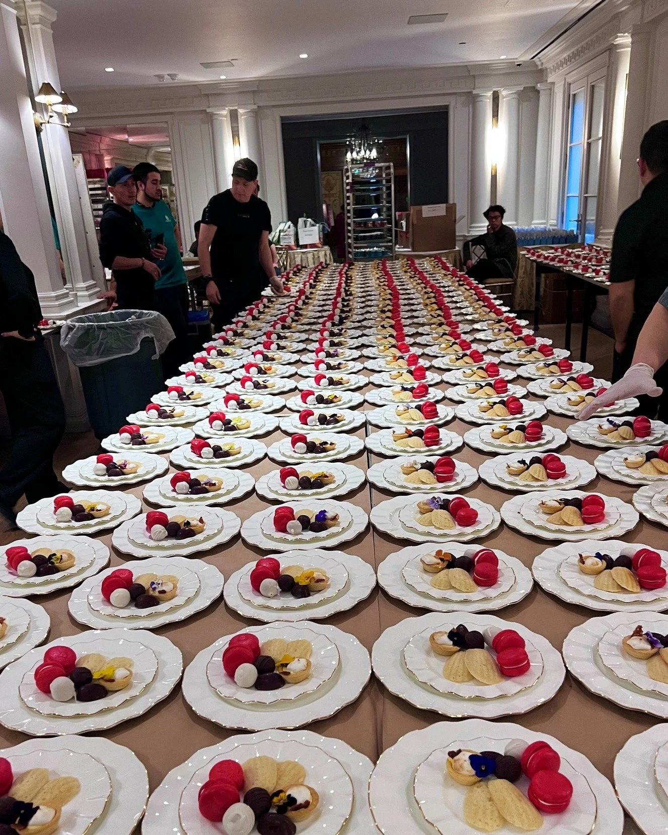 Dessert for days...

#party #nonprofit #nonprofitevents #nycevents #events #eventplanner #eventprofs #foodie #dessert #eeeats #macaron #truffles #madelines
