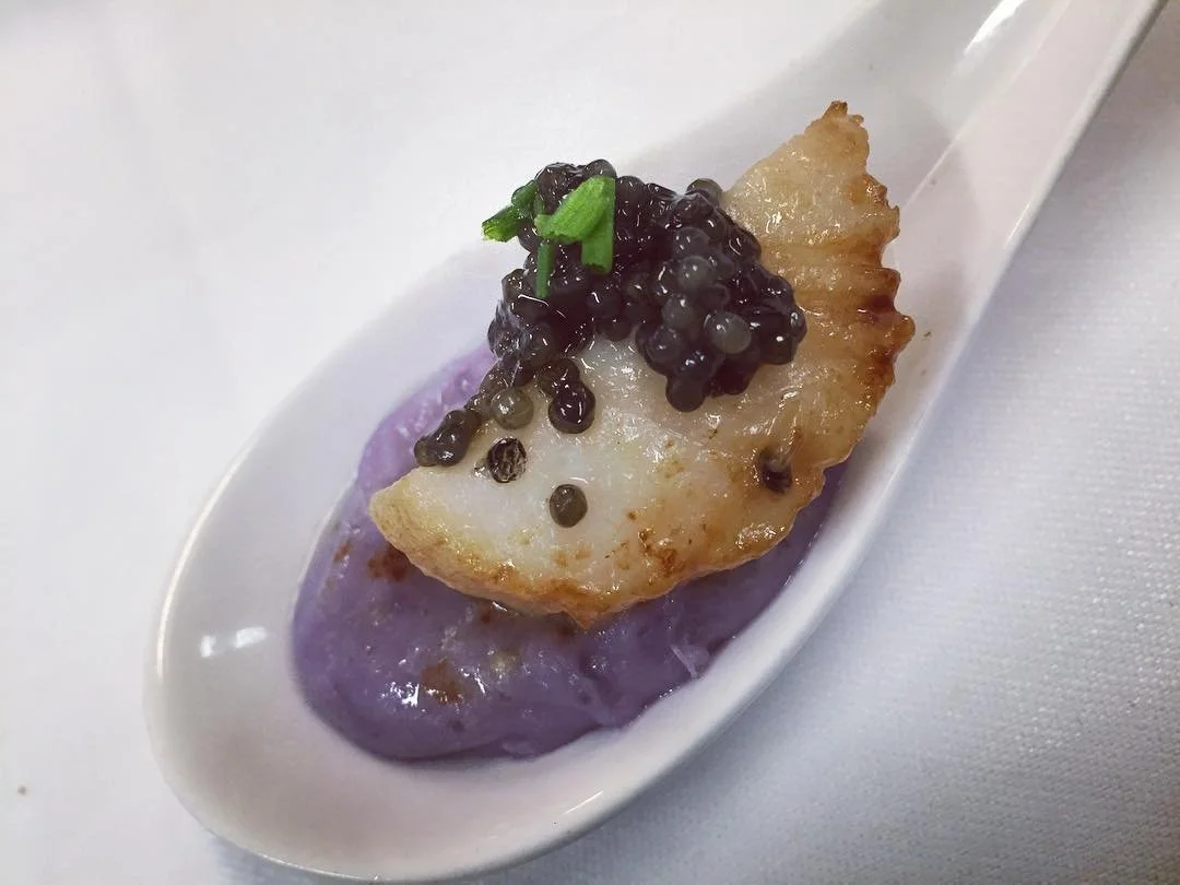 Pan Seared Day Boat Scallop with Peruvian Mousse and Caviar. 

#horsdoeuvres #eeeeeats #tasting #gala #fundraiser #caviar #bitesize #eventplanner #cocktailparty