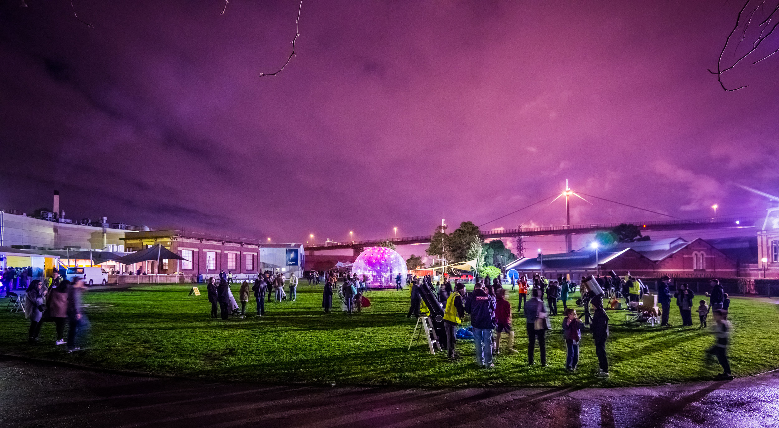 stewiedonn HR ScienceWorks-AstroLight-Festival-2016-96.jpg