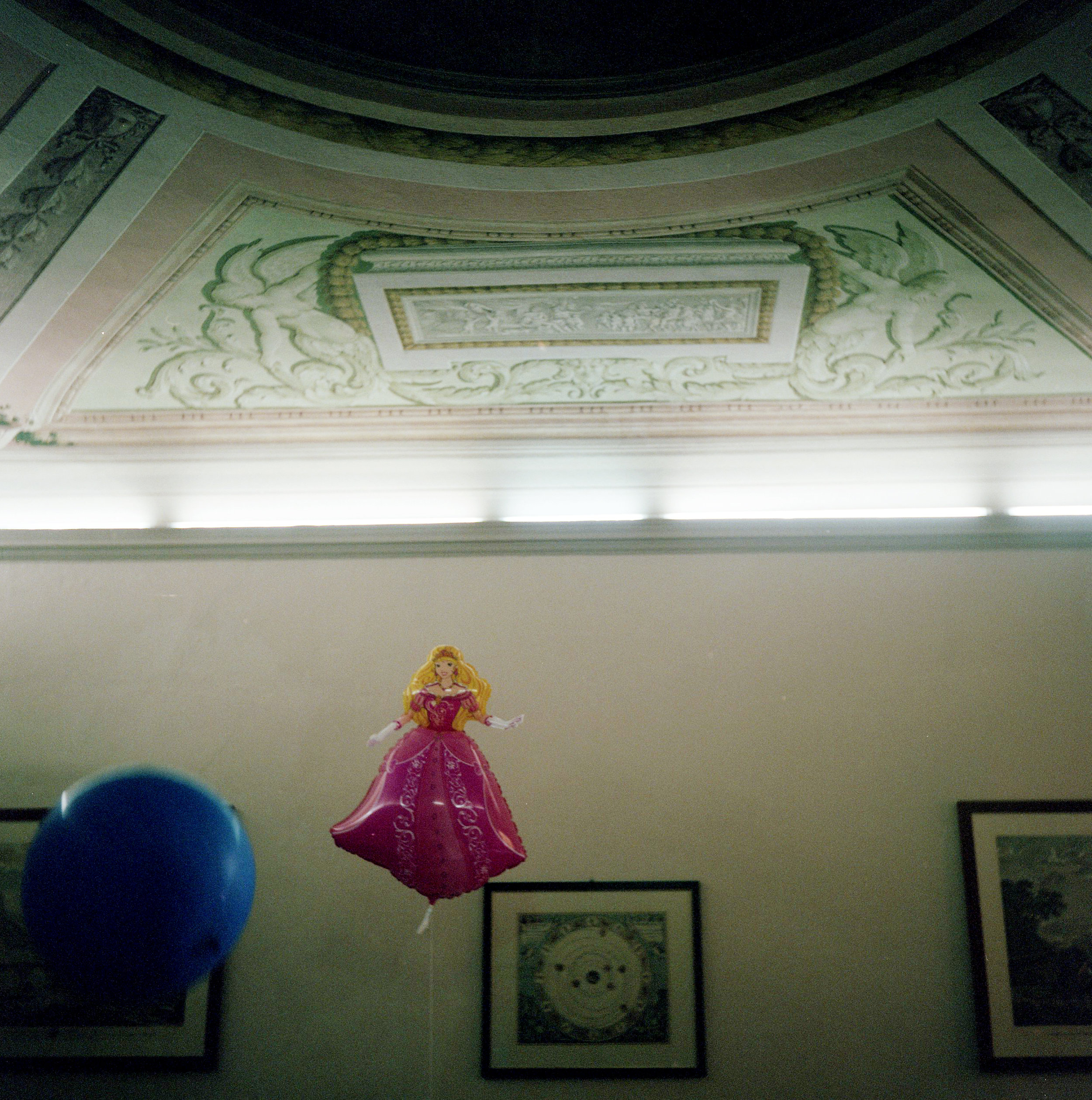  Principessa Balloon with fresco living room ceiling, Cortona, Italy 