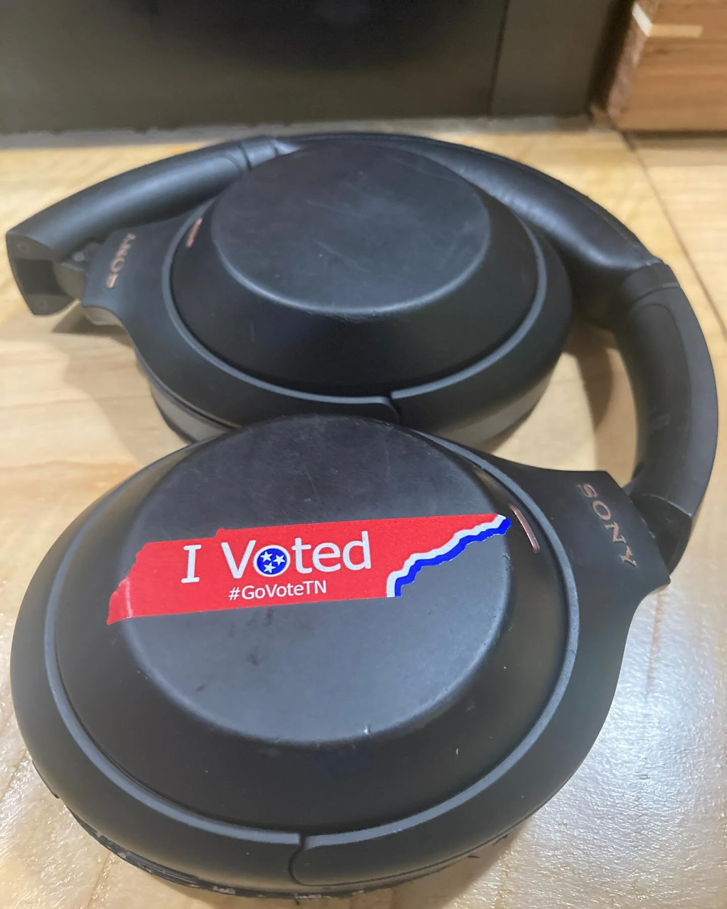 If I could only keep one of my pairs of headphones, these Sony WH-1000MX4 would get my vote. They are well balanced, non fatiguing, zero shout, great bass, and sound even better with noise cancelling turned off and plugged into a good headphone amp /