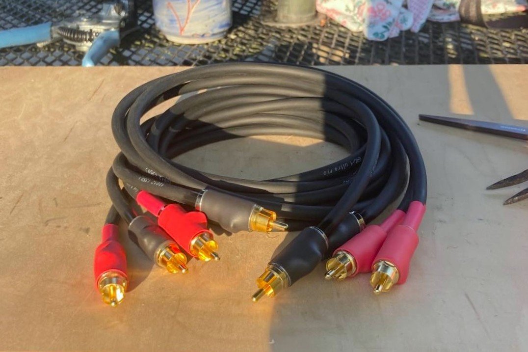 RCA Interconnect Cable (one cable) - Bowline