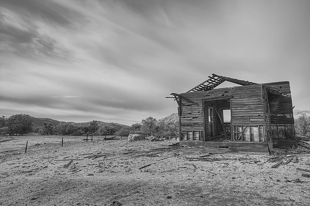_MG_2581_2_3_tonemappedbw.jpg