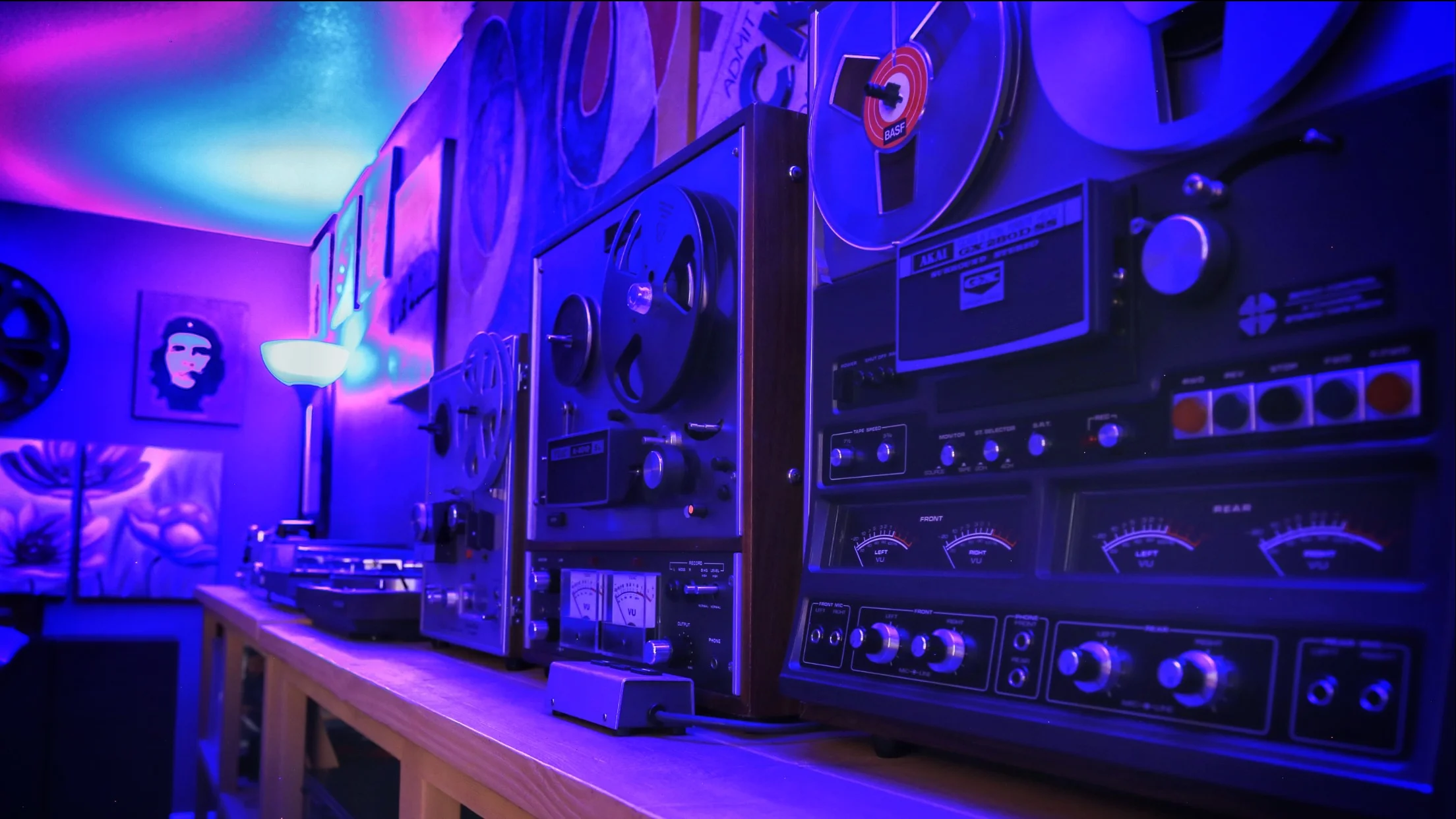 Vintage refurnished reel to reel decks, turntables, and tube gear.