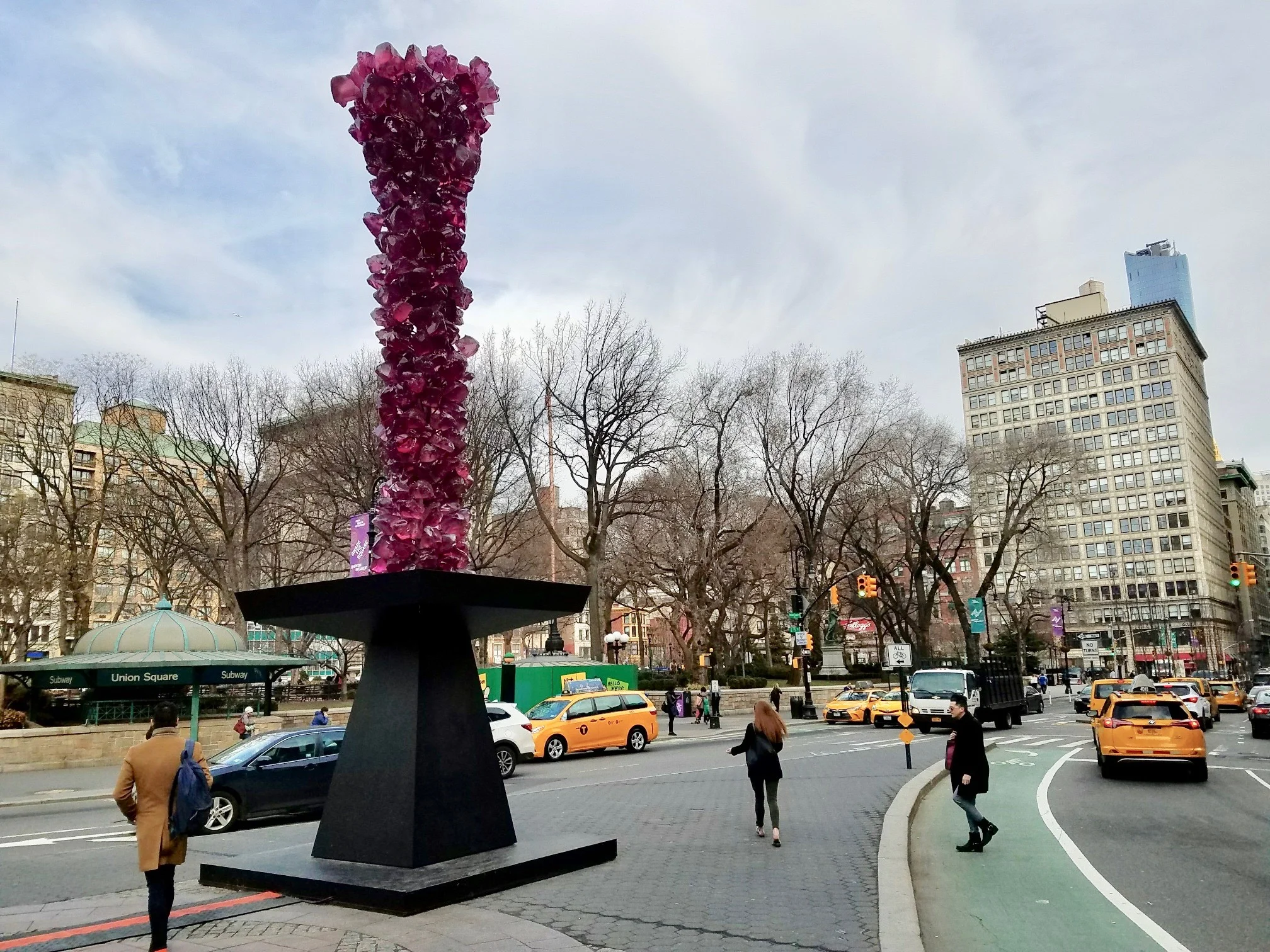 FF_Chihuly Union Square People.jpg