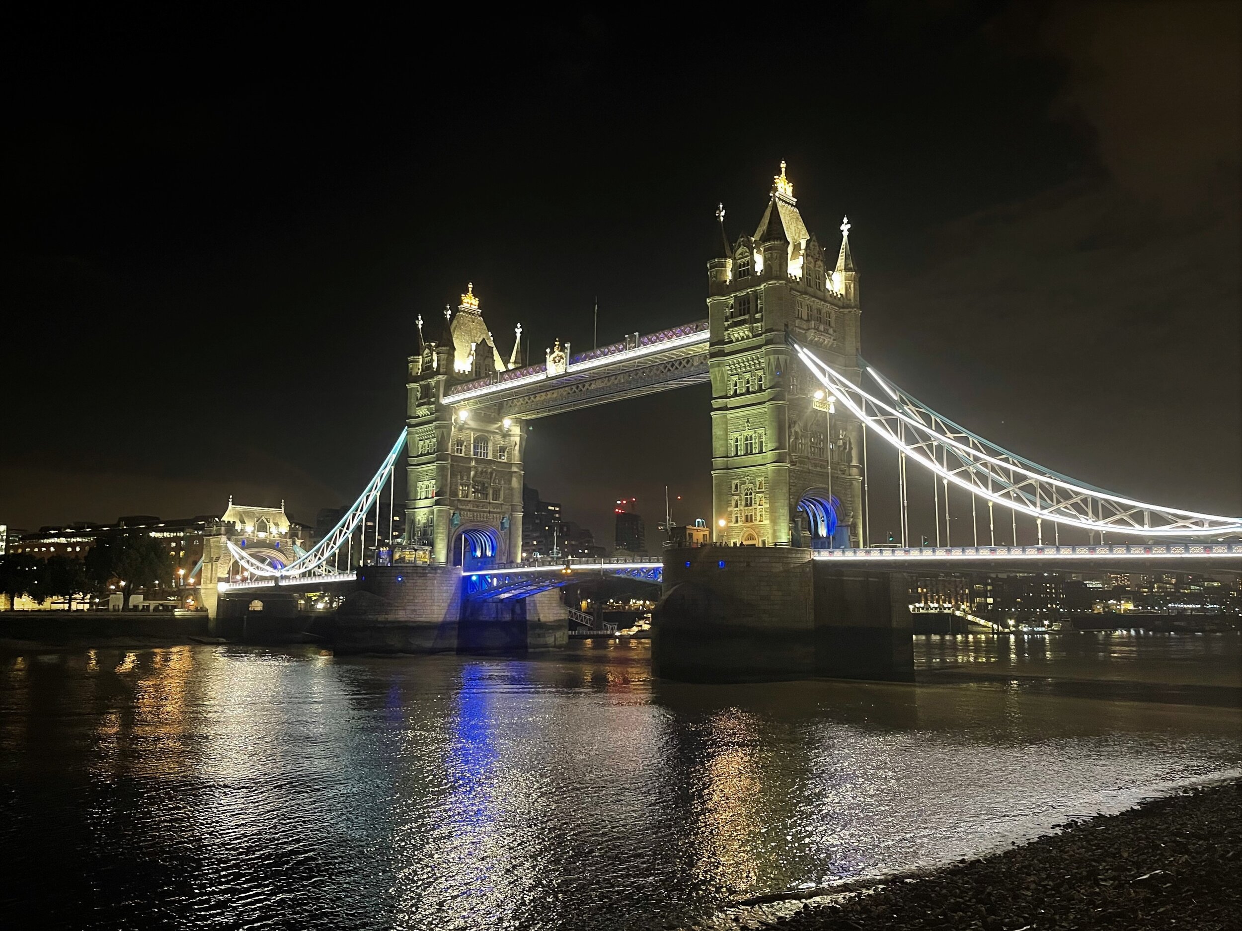 Tower Bridge_straightened.jpg