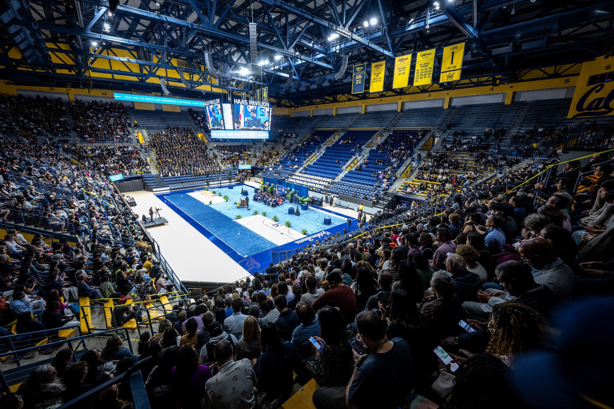A global honour rooted in service: Prof Ling San has been named the recipient of UC Berkeley’s 2025 Elise and Walter A. Haas International Award, an accolade that recognises his distinguished record of service to Singapore.
📸: Keegan Houser, UC Berk