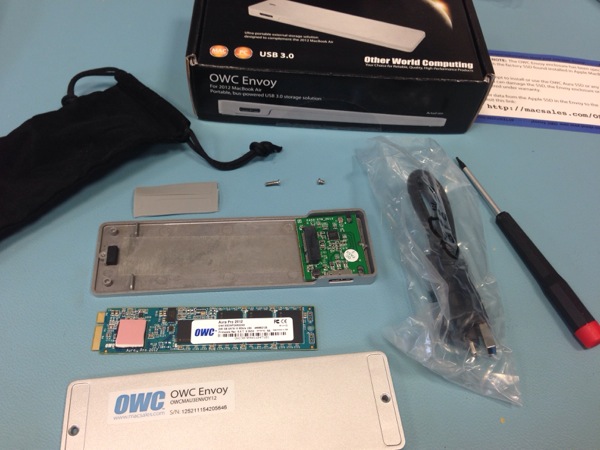Here is the OWC Envoy enclosure taken apart. You can also see the OWC Aura SSD module ready for fitting to the MacBook Air.