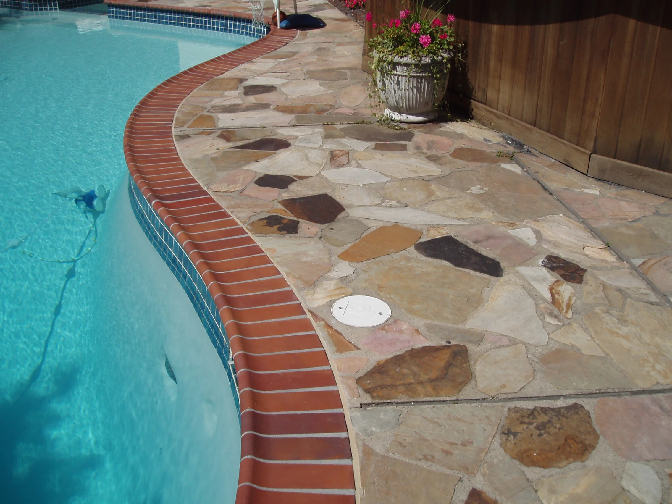 Bullnose Brick in Autumn Leaves color.