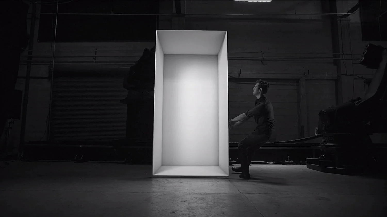 Box - Projection Mapping and 3D moving surfaces.