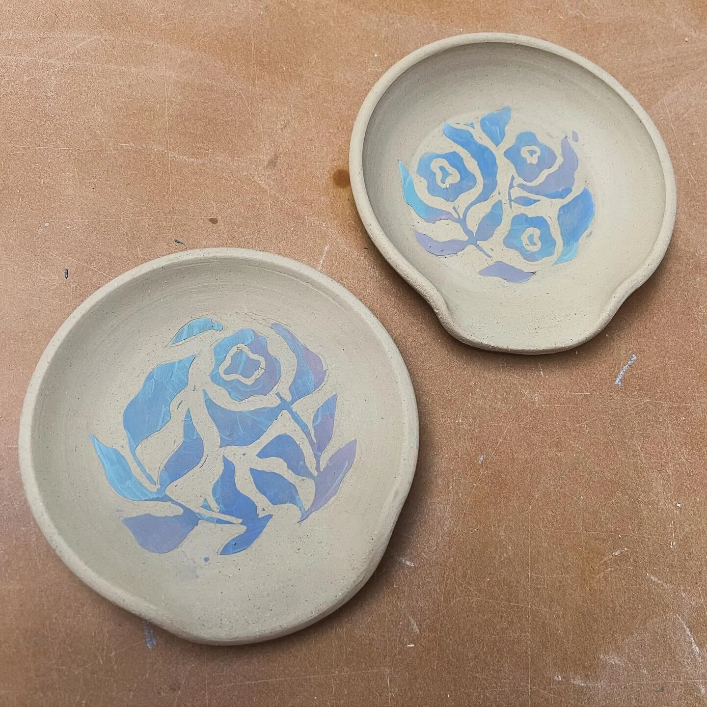 A little underglaze beauty!  #claysculpture #richmondvirginia #ceramics #ceramicstudio #handmadeceramics #ceramicsart #handbuiltceramics #functionalceramics #womeninceramics #ceramicshop #ceramicsartist #cuteceramics #pottery #potterystudio #handmade