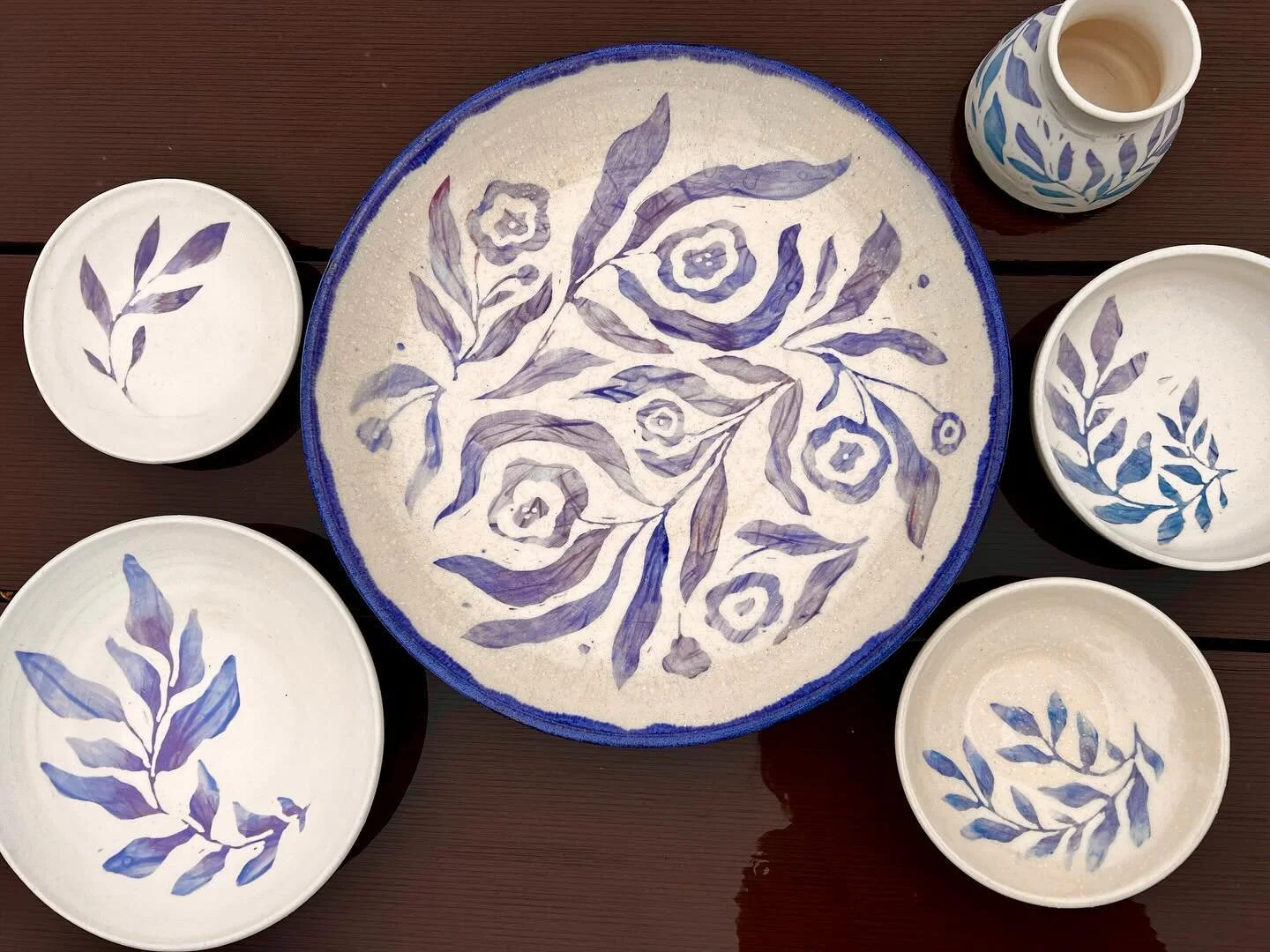 The whole family showing up for NCECA. .
.
.
#nceca2024 #nceca #richmondvirginia #ceramics #ceramicstudio #handmadeceramics #ceramicsart #handbuiltceramics #functionalceramics #womeninceramics #ceramicshop #ceramicsartist #cuteceramics #pottery #pott