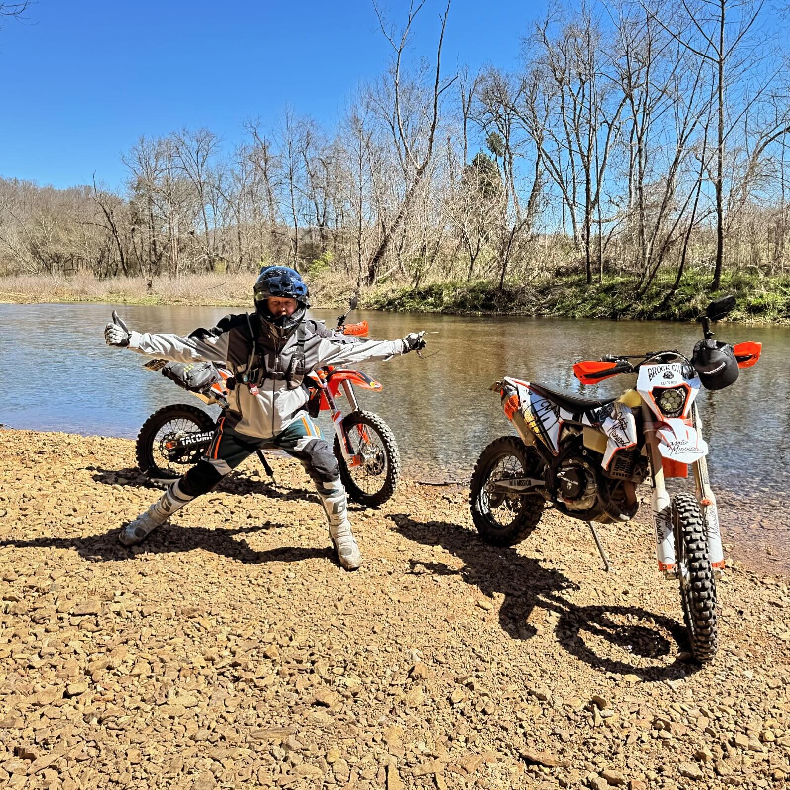 154 miles of epic riding w @tfurgusonktm 
We created a new route. Could not be more excited 

Thanks to @ssidecals for making it look good. 
Thanks to @cardosystems for the ability to have communication while we ride
Thanks to @slavensracing for the 