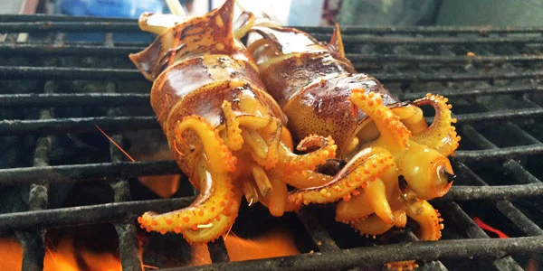 Inside a Thai Night Market: Travel in a Minute