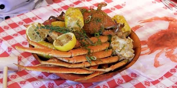 How to Make a Jerk Crab Boil