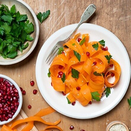 As all the springy things arrive don&rsquo;t forget root veggies are still going strong and can have a spring-like twist! I love this shaved carrot salad with pomegranate and parsley. So simple but so good! 

Ingredients
1 lb carrots
1 cup pomegran