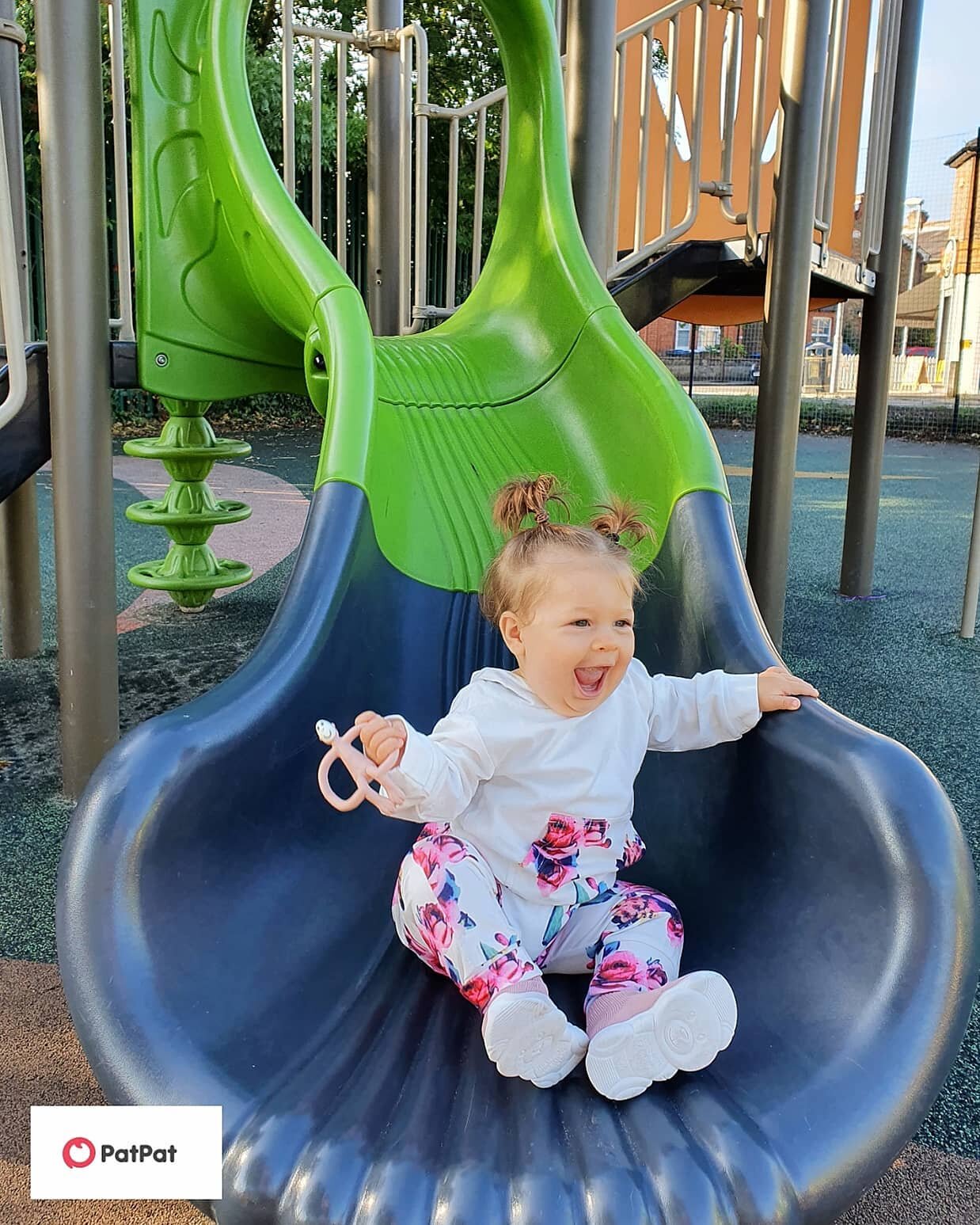 AD 🎀 Playground fun 🎀
Mia adores going to the playground. We go nearly everyday. It's her favourite place at the moment and it makes my heart smile to see her so happy. Now she can play in comfort and style with her new @patpat_clothing. 
.
.
.
.
.