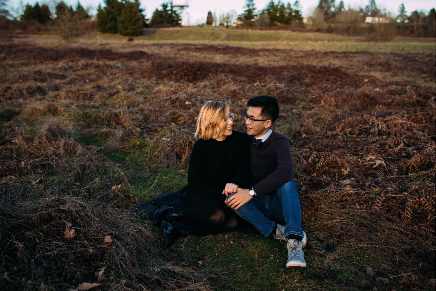 18_MC-74_sunsetproposal_adventure,_adventurous,_discoverypark_zoe_elopement_elopementphotographer_zoeburchardstudio_seattlebride_sunset_burchard_proposal,_seattle_photographer.jpg