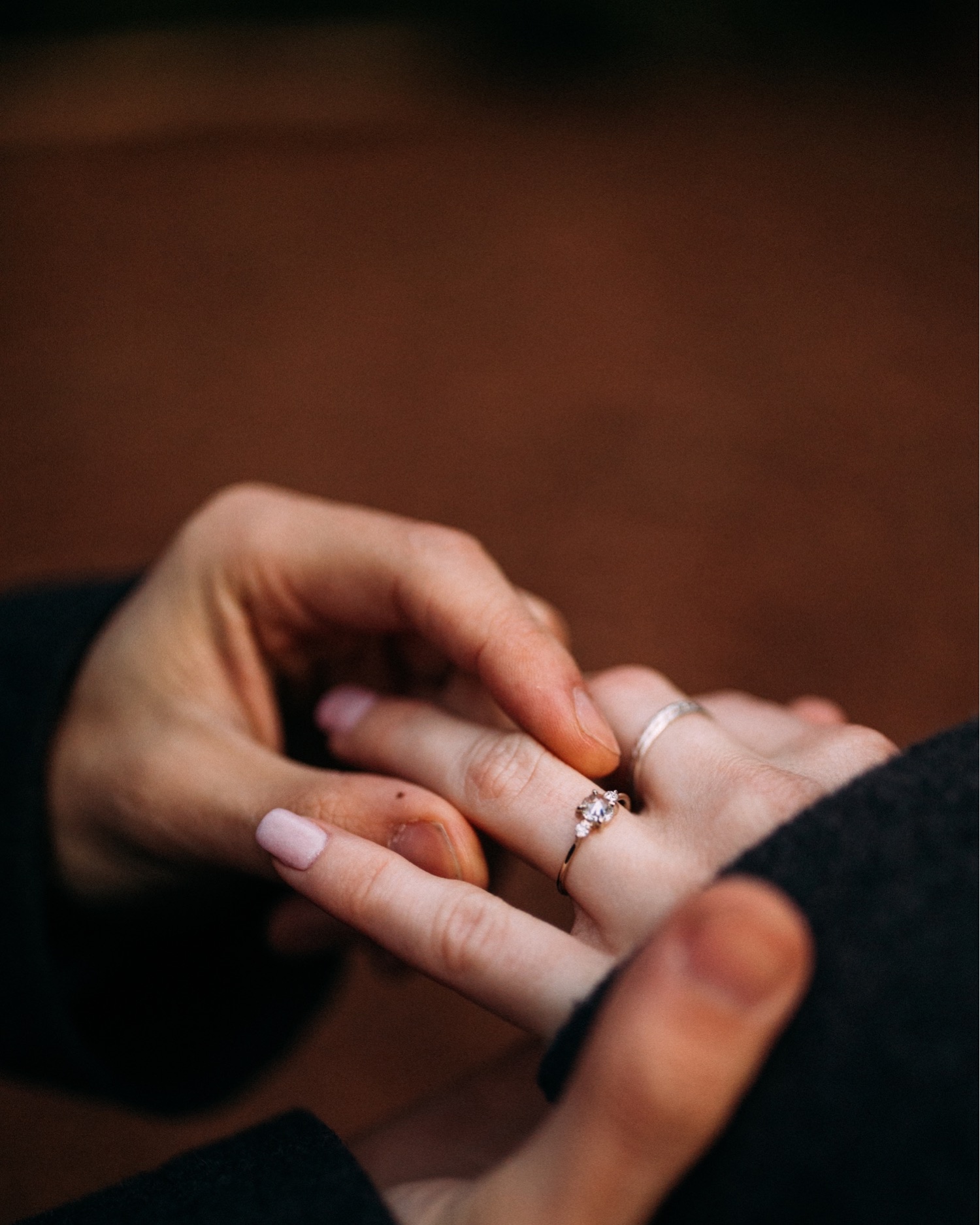 29_MC-163_champagne_sunsetproposal_adventure,_adventurous,_discoverypark_zoe_elopement_elopementphotographer_zoeburchardstudio_seattlebride_sunset_burchard_proposal,_seattle_photographer.jpg