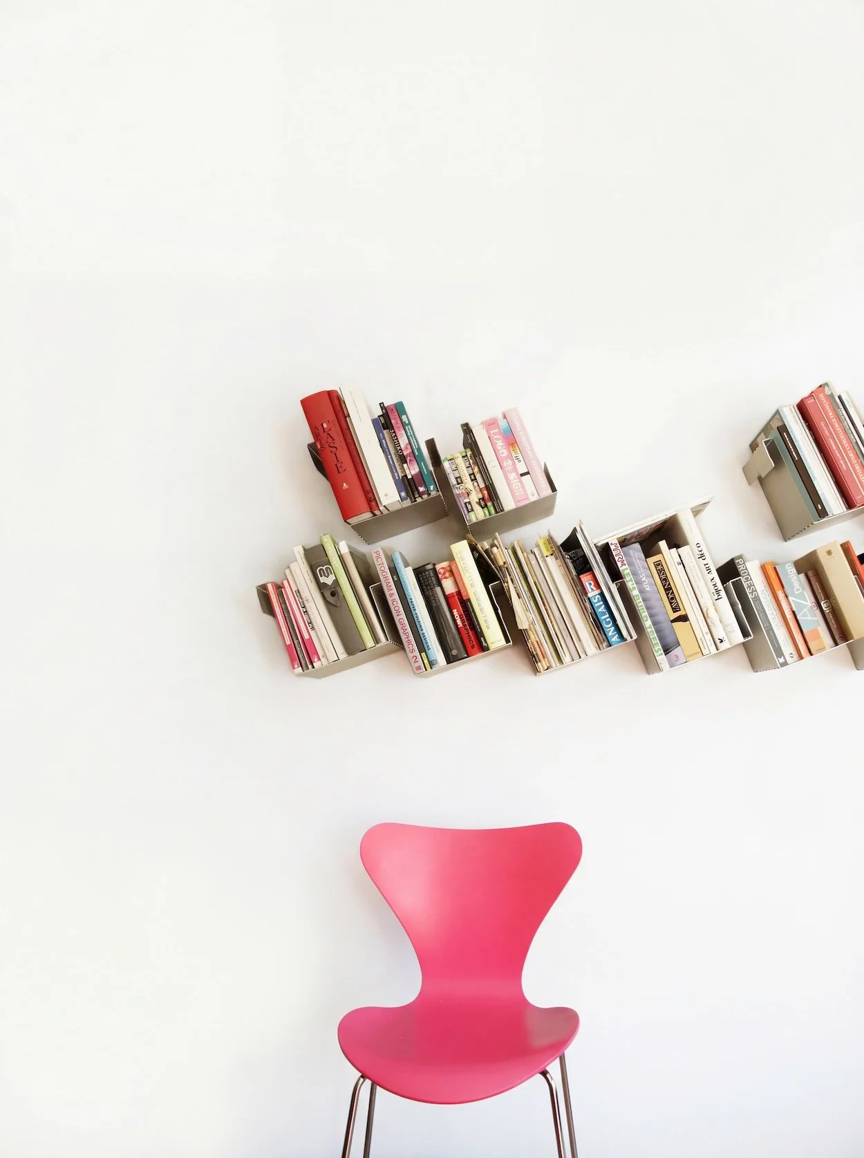 This "almost invisible line" can be multiplied indefinitely to create real libraries