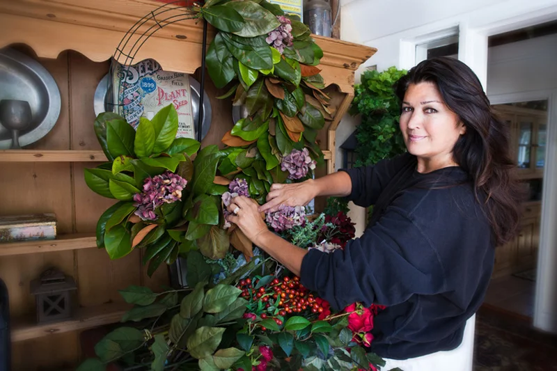 Victoria-Wanberg-wreathmaking-6.jpg