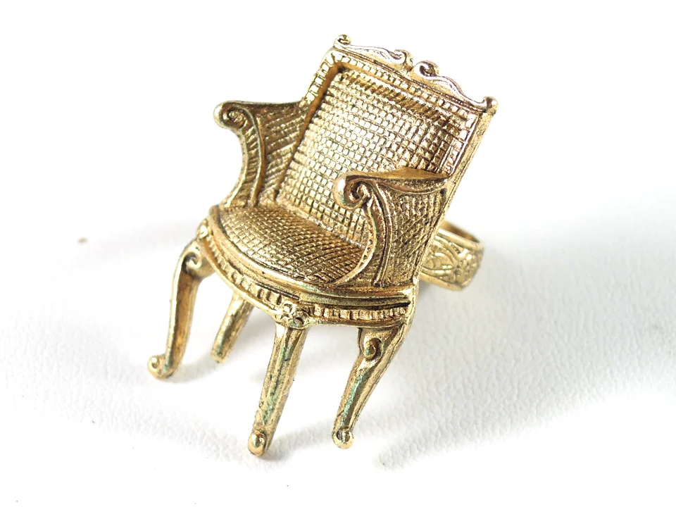 Tiny Chair Ring, R263